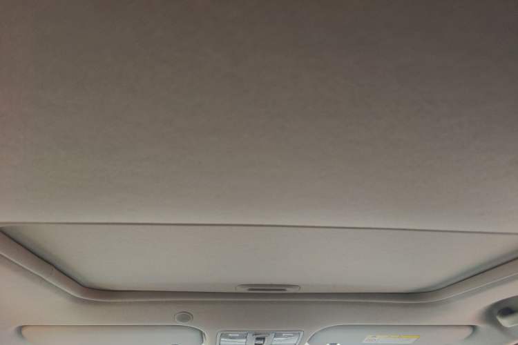 Used Kia kx1 Stonic 2019 1.4L Automatic Sport Edition China VI Headliner