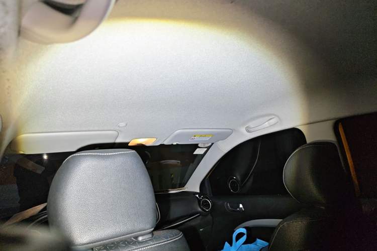 Used Kia kx1 Stonic 2019 1.4L Automatic Fun Edition China V Standard Headliner