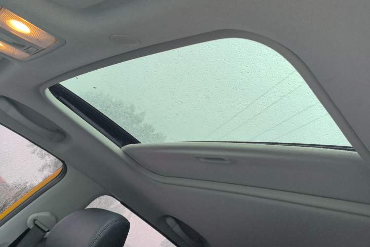Used Kia kx1 Stonic 2019 1.4L Automatic Fun Edition China VI Headliner