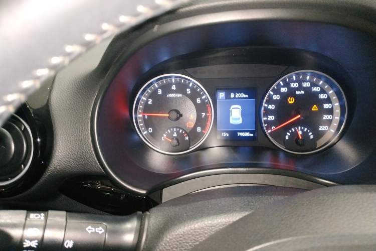 Used Kia kx1 Stonic 2019 1.4L Automatic Sport Edition China VI Instrument Cluster