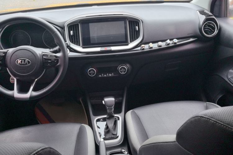Used Kia kx1 Stonic 2019 1.4L Automatic Fun Edition China VI Interior 1