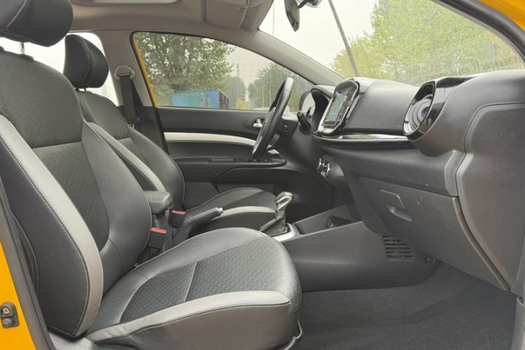 Used Kia kx1 Stonic 2019 1.4L Automatic Fun Edition China V Standard Interior 11