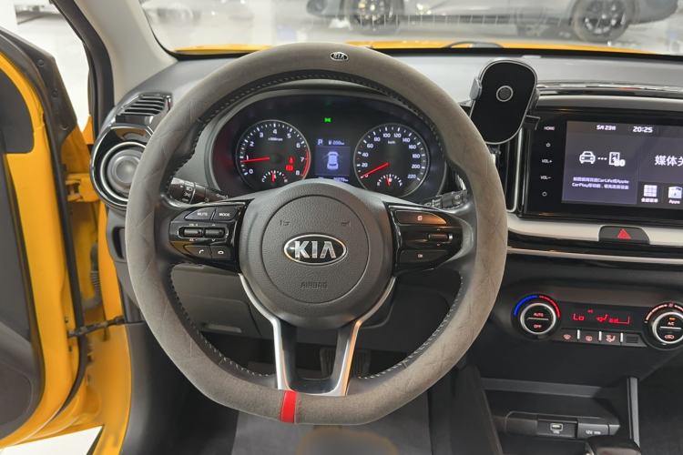 Used Kia kx1 Stonic 2019 1.4L Automatic Sport Edition China VI Interior 12