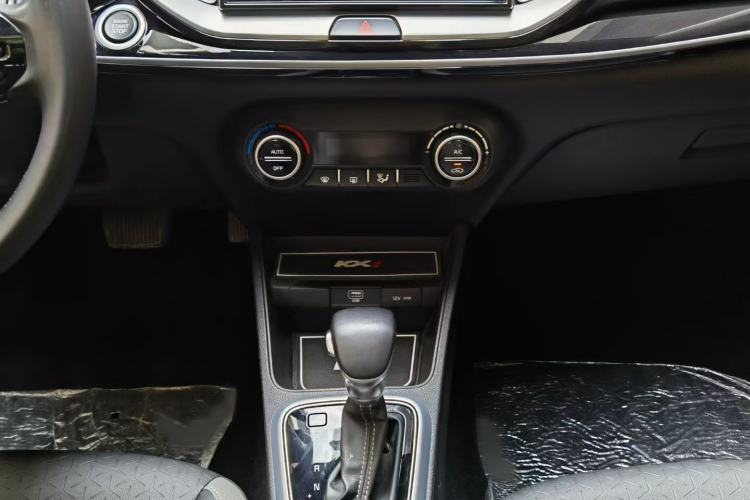 Used Kia kx1 Stonic 2019 1.4L Automatic Sport Edition China VI Interior 2
