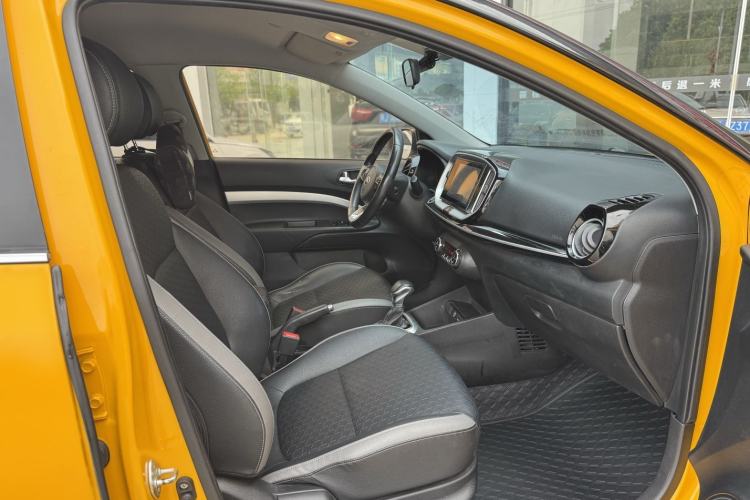 Used Kia kx1 Stonic 2019 1.4L Automatic Fun Edition China V Standard Interior 4