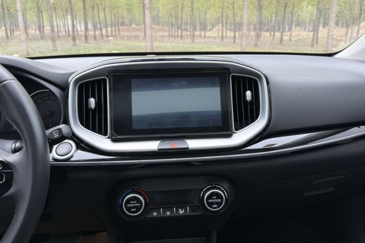 Used Kia kx1 Stonic 2019 1.4L Automatic Fun Edition China V Standard Interior 7