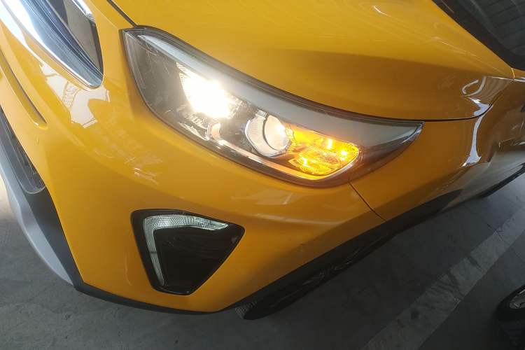 Used Kia kx1 Stonic 2019 1.4L Automatic Sport Edition China VI Left Front Headlight