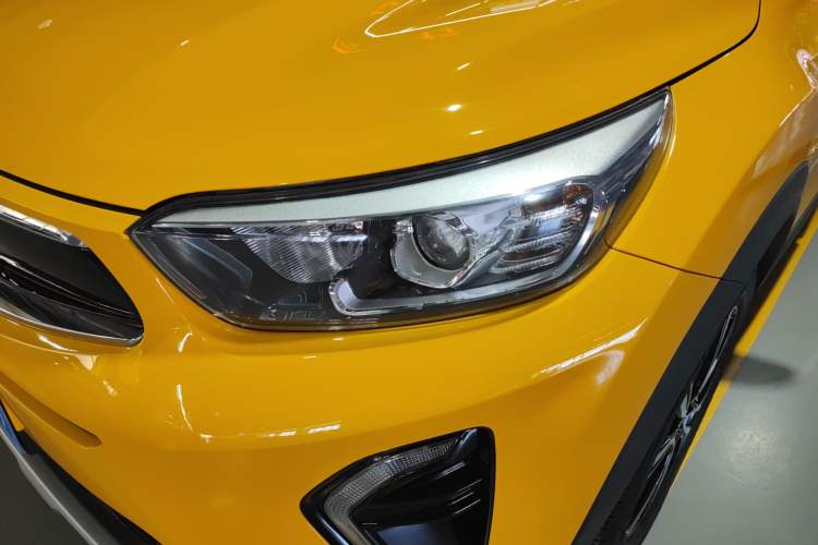 Used Kia kx1 Stonic 2019 1.4L Automatic Sport Edition China VI Left Front Headlight