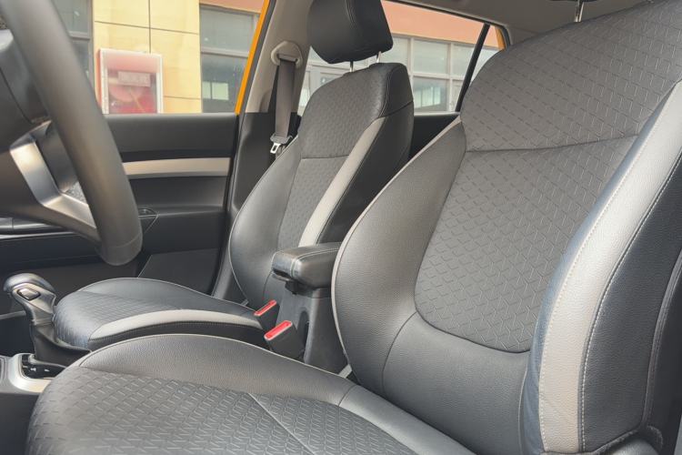 Used Kia kx1 Stonic 2019 1.4L Automatic Sport Edition China VI Left Front Seat