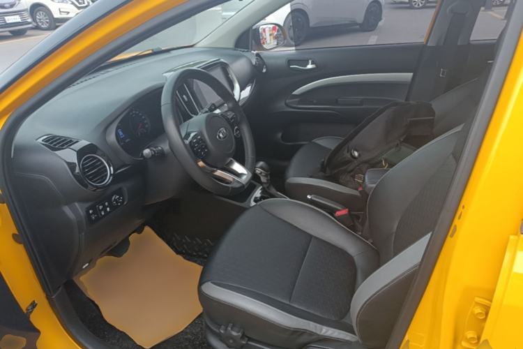 Used Kia kx1 Stonic 2019 1.4L Automatic Sport Edition China VI Left Front Seat