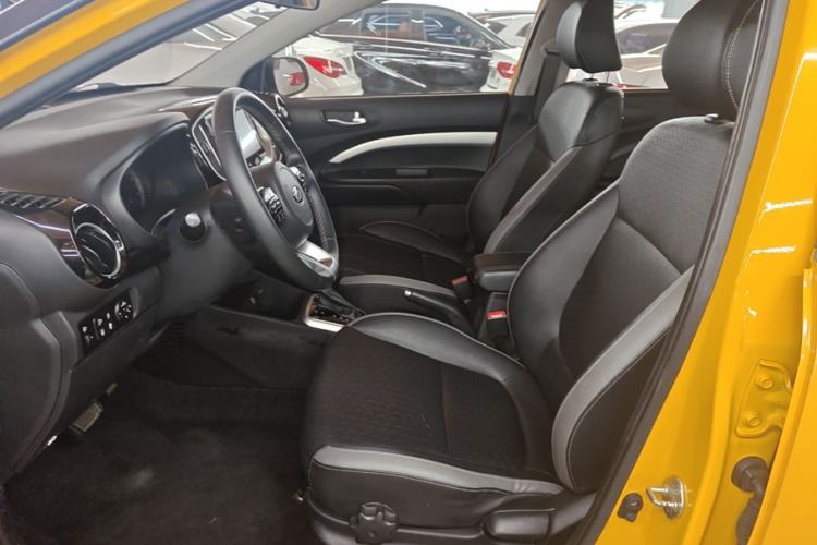 Used Kia kx1 Stonic 2019 1.4L Automatic Sport Edition China VI Left Front Seat