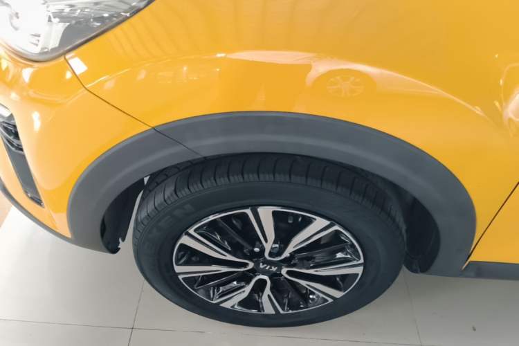 Used Kia kx1 Stonic 2019 1.4L Automatic Fun Edition China VI Left Front Wheel Hub