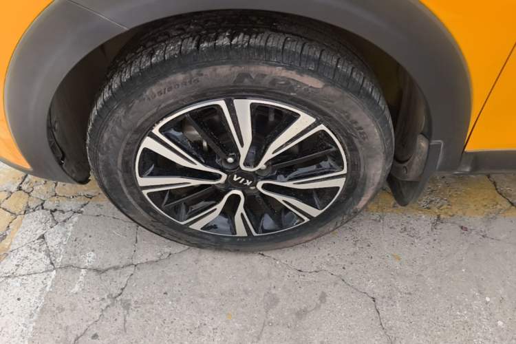 Used Kia kx1 Stonic 2019 1.4L Automatic Sport Edition China VI Left Front Wheel Hub