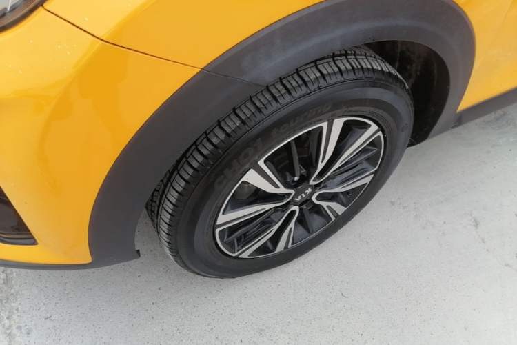 Used Kia kx1 Stonic 2019 1.4L Automatic Sport Edition China VI Left Front Wheel Hub
