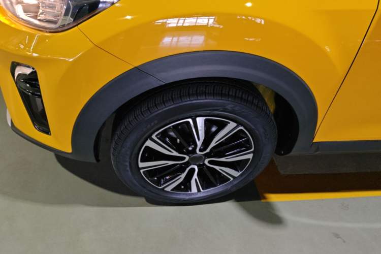 Used Kia kx1 Stonic 2019 1.4L Automatic Sport Edition China VI Left Front Wheel Hub