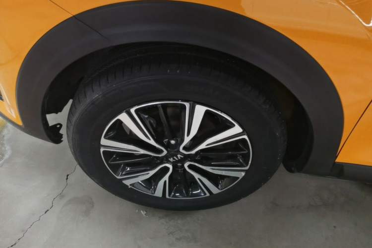 Used Kia kx1 Stonic 2019 1.4L Automatic Fun Edition China VI Left Front Wheel Hub