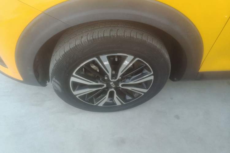 Used Kia kx1 Stonic 2019 1.4L Automatic Fun Edition China VI Left Front Wheel Hub