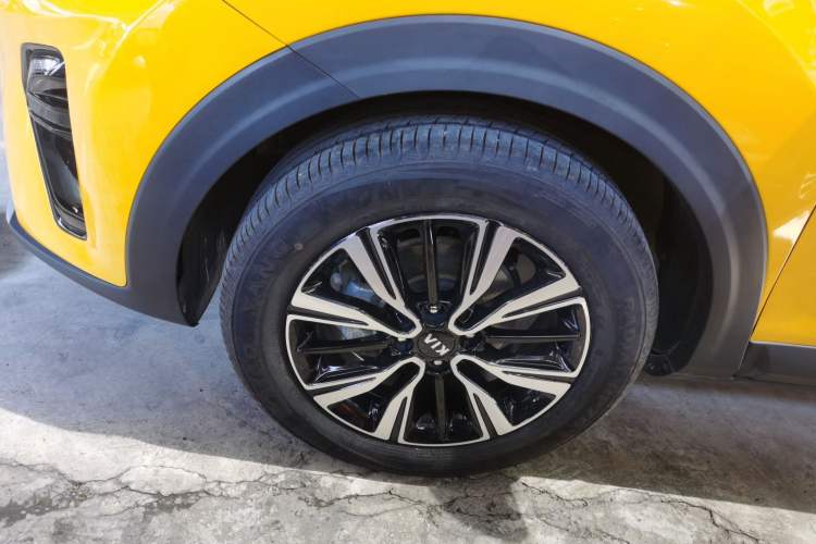 Used Kia kx1 Stonic 2019 1.4L Automatic Sport Edition China VI Left Front Wheel Hub