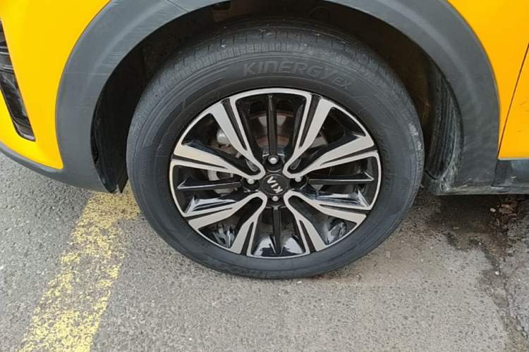 Used Kia kx1 Stonic 2019 1.4L Automatic Fun Edition China VI Left Front Wheel Hub