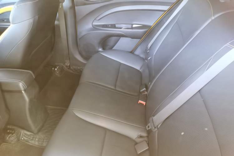 Used Kia kx1 Stonic 2019 1.4L Automatic Sport Edition China VI Left Rear Seat