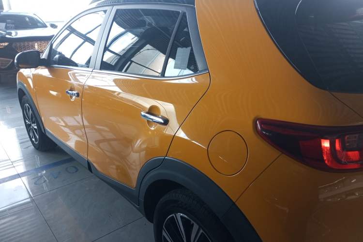 Used Kia kx1 Stonic 2019 1.4L Automatic Fun Edition China VI Left Side