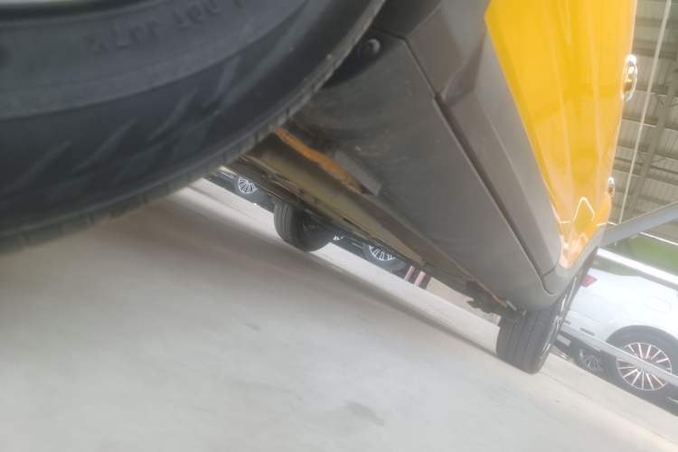 Used Kia kx1 Stonic 2019 1.4L Automatic Fun Edition China VI Left Side Sill