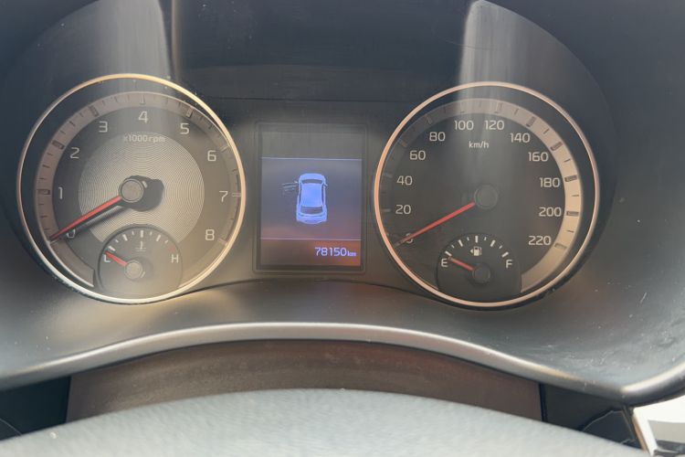 Used Kia kx1 Stonic 2019 1.4L Automatic Sport Edition China VI Odometer Close Up