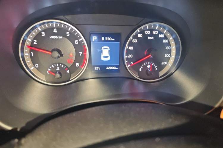 Used Kia kx1 Stonic 2019 1.4L Automatic Fun Edition China V Standard Odometer Close Up