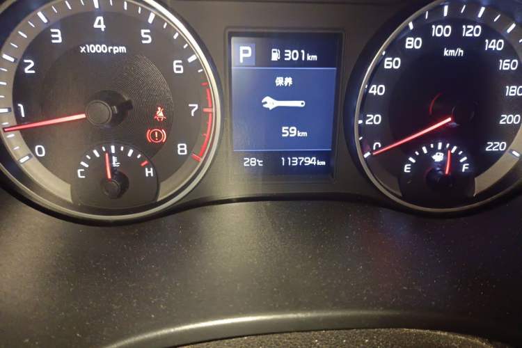 Used Kia kx1 Stonic 2019 1.4L Automatic Sport Edition China VI Odometer Close Up