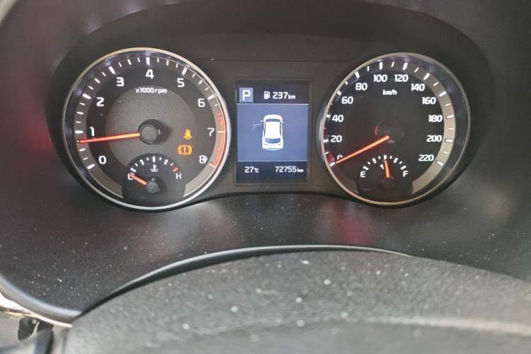 Used Kia kx1 Stonic 2019 1.4L Automatic Fun Edition China VI Odometer Close Up