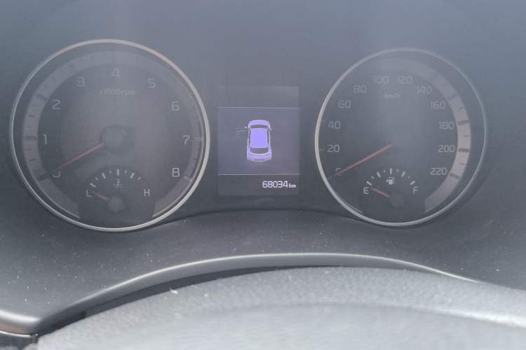 Used Kia kx1 Stonic 2019 1.4L Automatic Fun Edition China VI Odometer Close Up