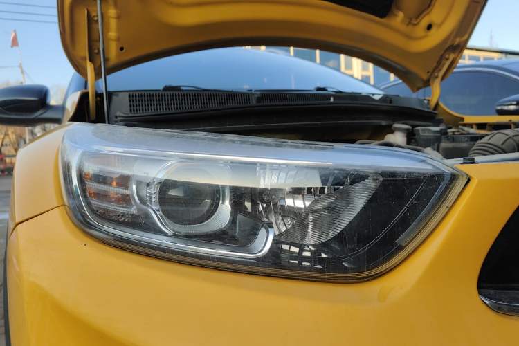 Used Kia kx1 Stonic 2019 1.4L Automatic Fun Edition China VI Right Front Headlight