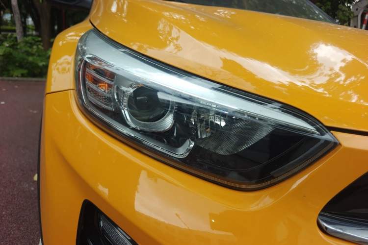 Used Kia kx1 Stonic 2019 1.4L Automatic Sport Edition China VI Right Front Headlight