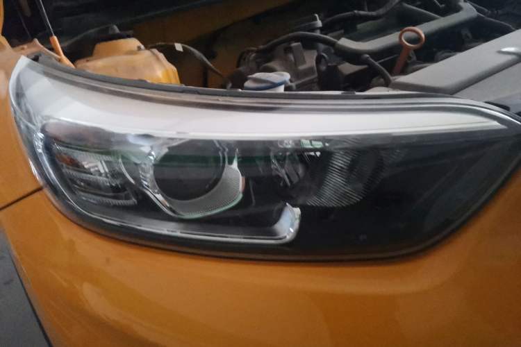 Used Kia kx1 Stonic 2019 1.4L Automatic Fashion Edition China VI Right Front Headlight