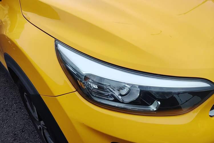 Used Kia kx1 Stonic 2019 1.4L Automatic Sport Edition China VI Right Front Headlight