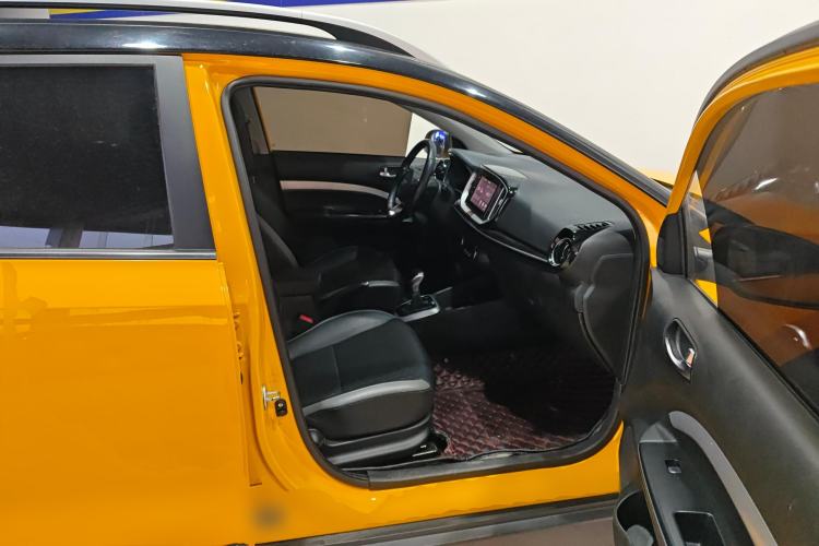 Used Kia kx1 Stonic 2019 1.4L Automatic Fun Edition China V Standard Right Front Seat