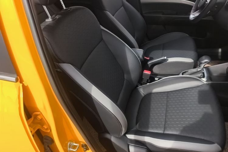Used Kia kx1 Stonic 2019 1.4L Automatic Sport Edition China VI Right Front Seat