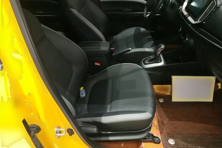 Used Kia kx1 Stonic 2019 1.4L Automatic Sport Edition China VI Right Front Seat