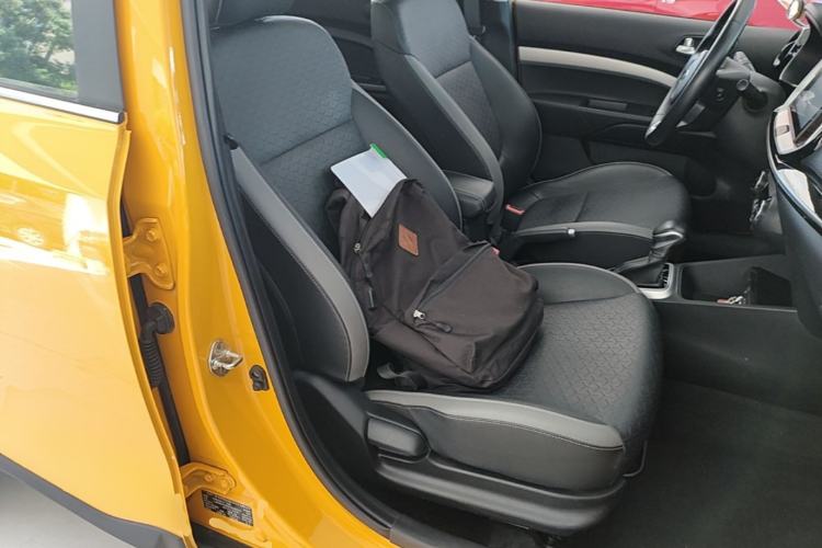 Used Kia kx1 Stonic 2019 1.4L Automatic Sport Edition China VI Right Front Seat