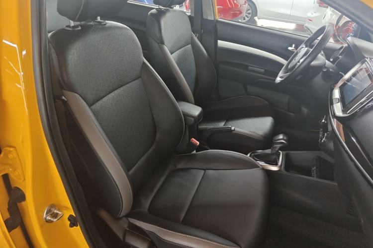 Used Kia kx1 Stonic 2019 1.4L Automatic Sport Edition China VI Right Front Seat