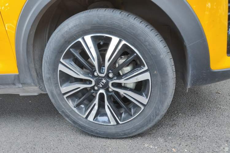 Used Kia kx1 Stonic 2019 1.4L Automatic Sport Edition China VI Right Front Wheel Hub