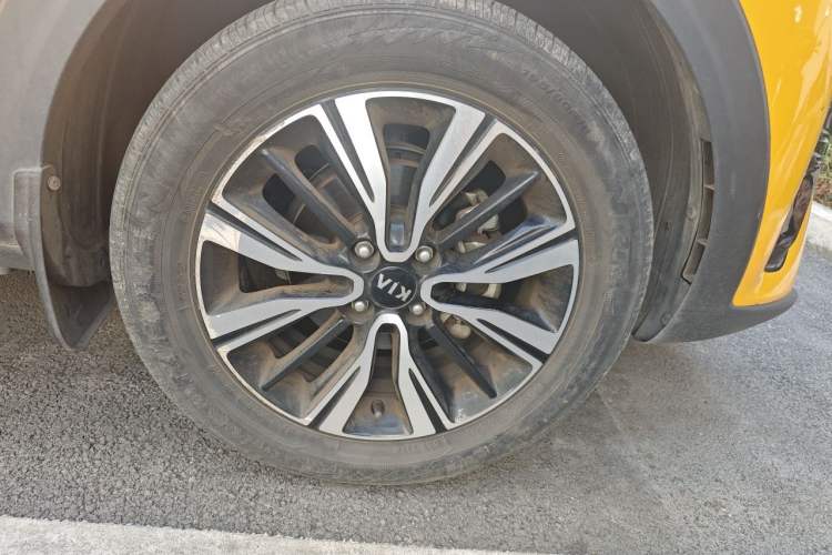 Used Kia kx1 Stonic 2019 1.4L Automatic Fun Edition China VI Right Front Wheel Hub