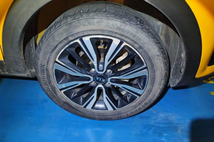 Used Kia kx1 Stonic 2019 1.4L Automatic Fun Edition China V Standard Right Front Wheel Hub