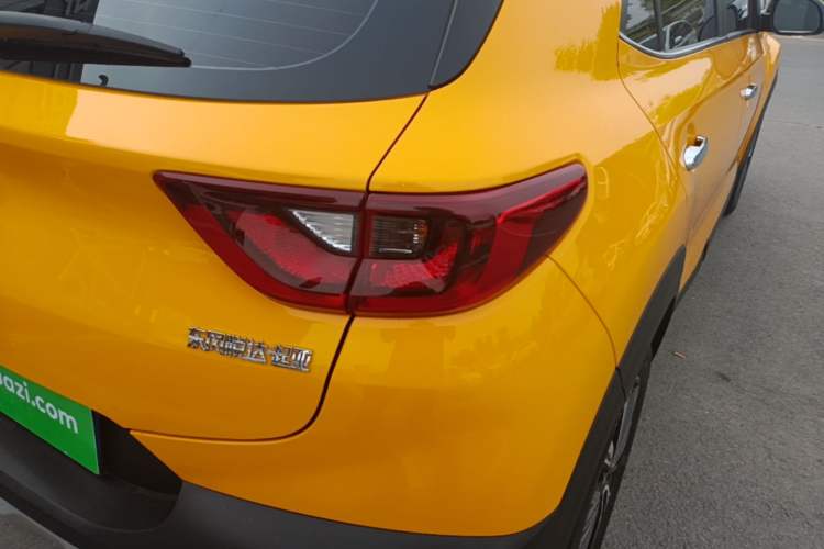 Used Kia kx1 Stonic 2019 1.4L Automatic Sport Edition China VI Right Rear Taillight