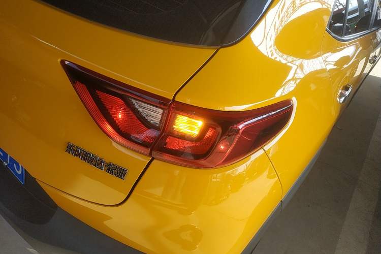 Used Kia kx1 Stonic 2019 1.4L Automatic Sport Edition China VI Right Rear Taillight