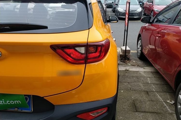 Used Kia kx1 Stonic 2019 1.4L Automatic Fun Edition China VI Right Rear Taillight
