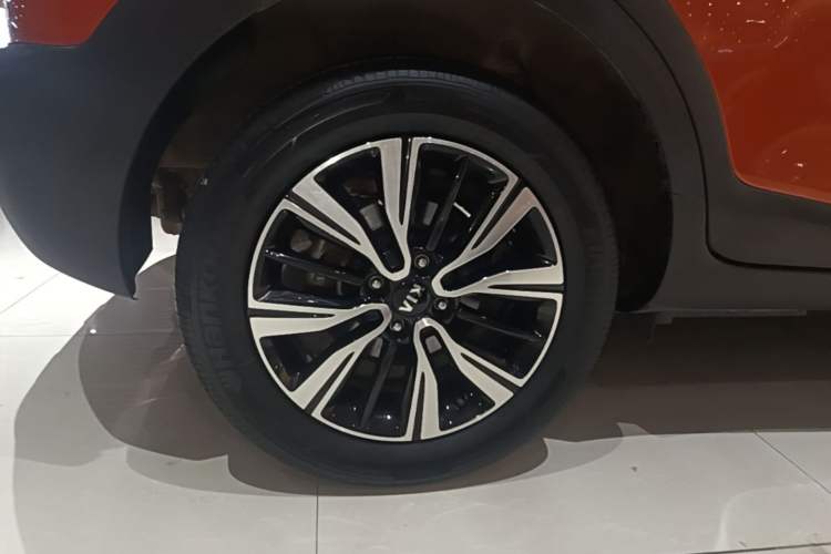 Used Kia kx1 Stonic 2019 1.4L Automatic Sport Edition China VI Right Rear Wheel Hub
