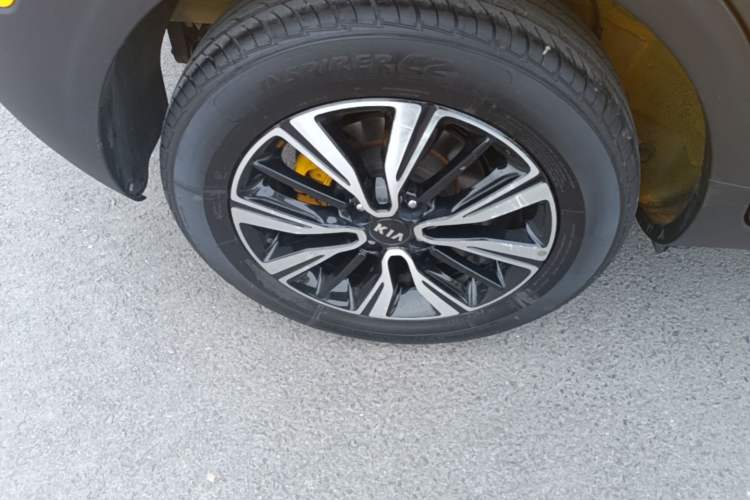 Used Kia kx1 Stonic 2019 1.4L Automatic Sport Edition China VI Right Rear Wheel Hub