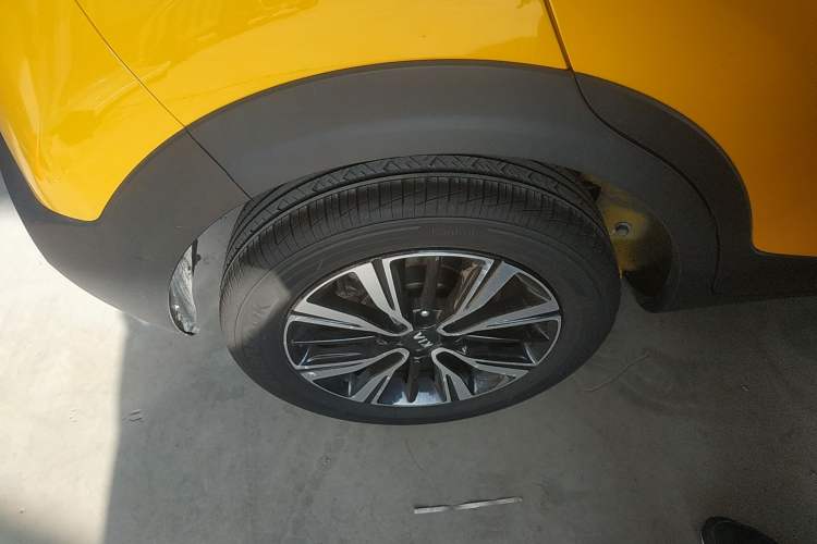 Used Kia kx1 Stonic 2019 1.4L Automatic Sport Edition China VI Right Rear Wheel Hub