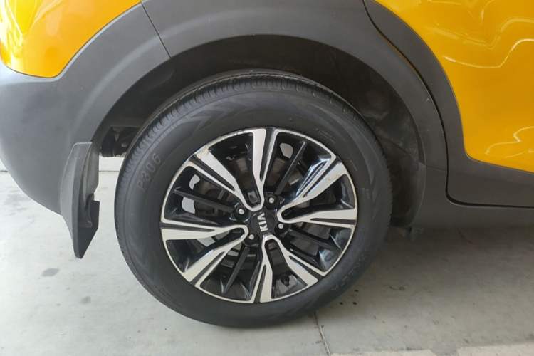 Used Kia kx1 Stonic 2019 1.4L Automatic Sport Edition China VI Right Rear Wheel Hub